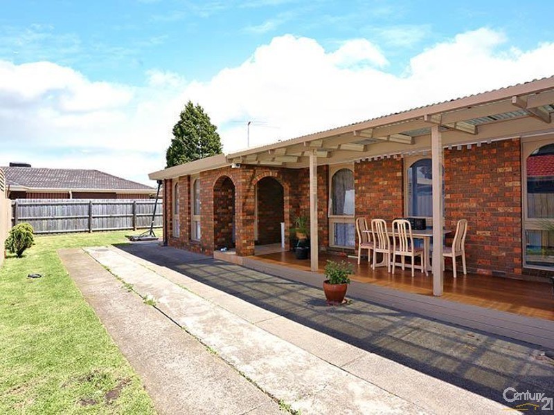 24 Newman Ave, Noble Park VIC 3174