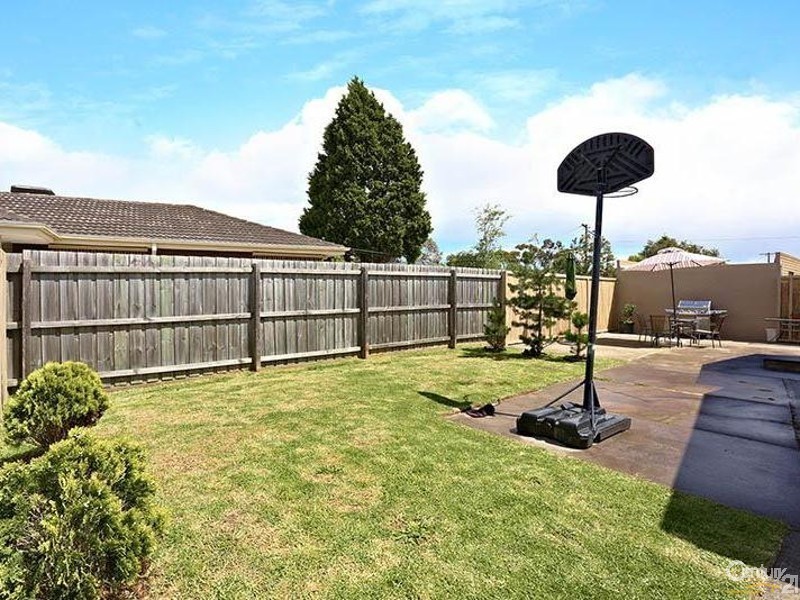 24 Newman Ave, Noble Park VIC 3174