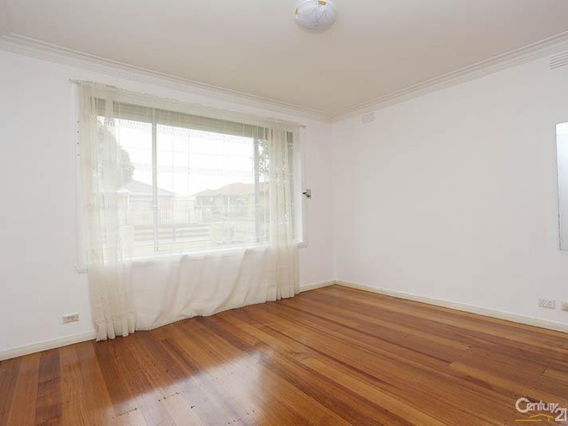 19 Holly Ave, Dandenong North VIC 3175