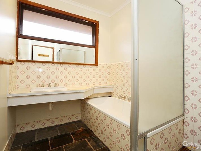 98 First Ave, Dandenong North VIC 3175