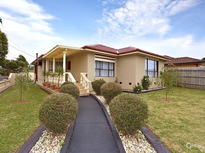 8 Blaxland Drive, Dandenong North VIC 3175