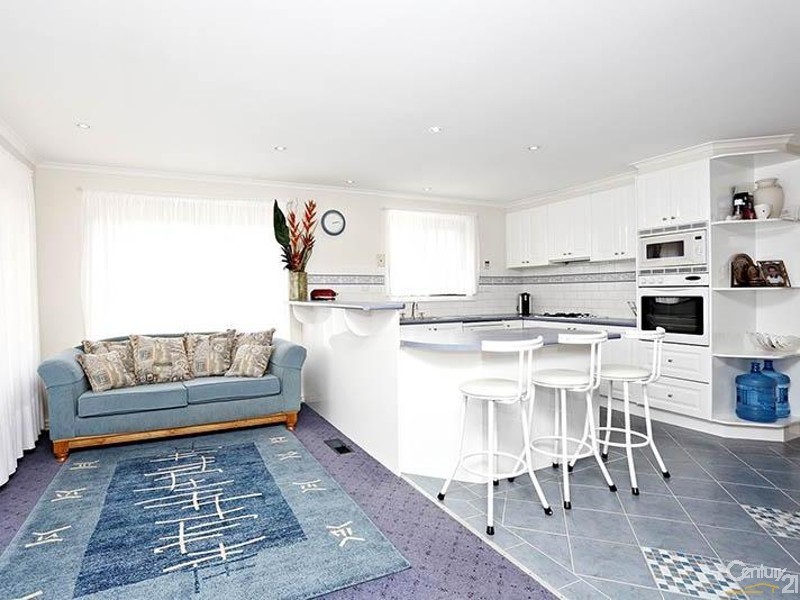 8 Blaxland Drive, Dandenong North VIC 3175