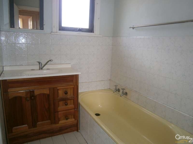 7 Broadoak Street, Noble Park VIC 3174