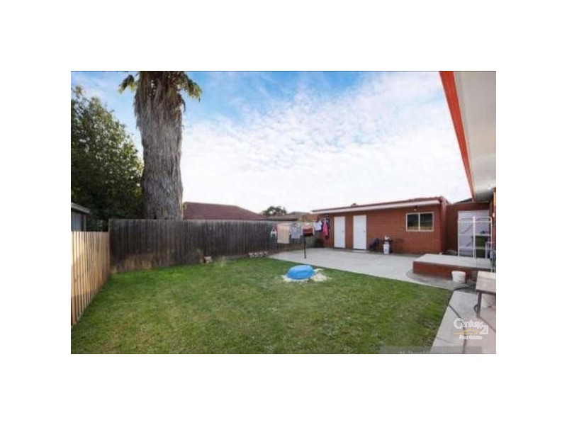 8 York Court, Keysborough VIC 3173