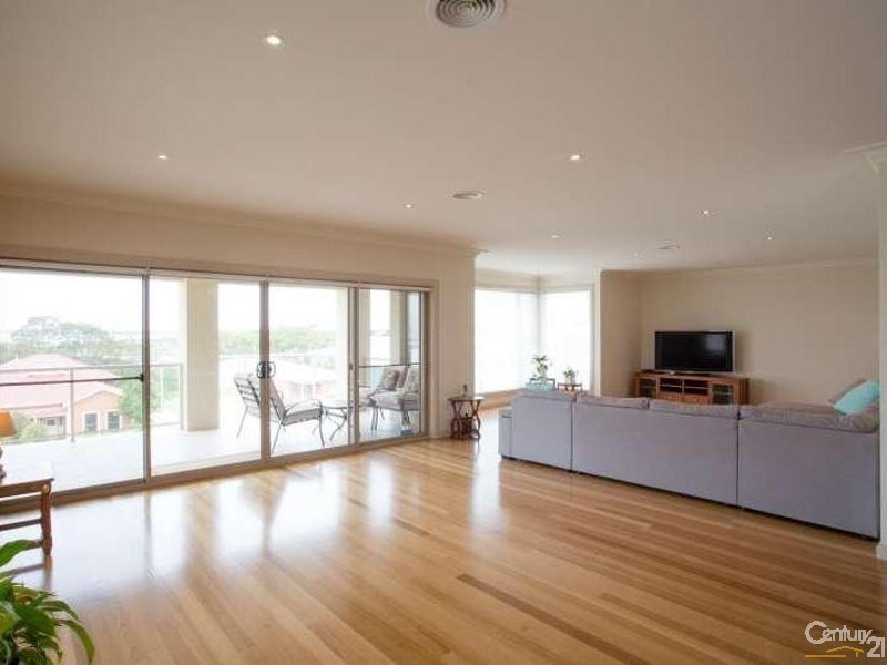 65 Fullarton Drive, Paynesville VIC 3880