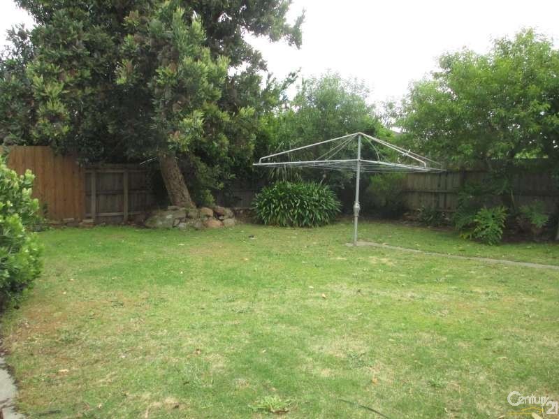 30 Aberdeen Drive, Dandenong North VIC 3175