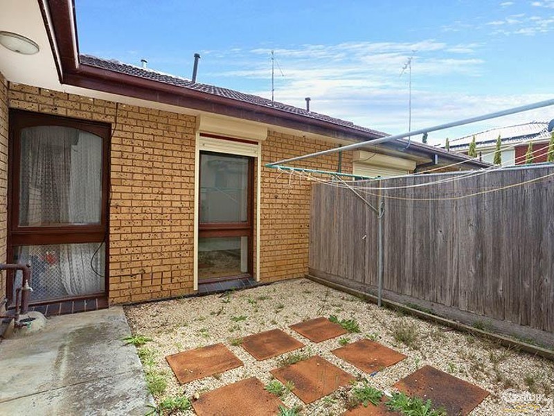 1/122 Athol Road, Springvale South VIC 3172