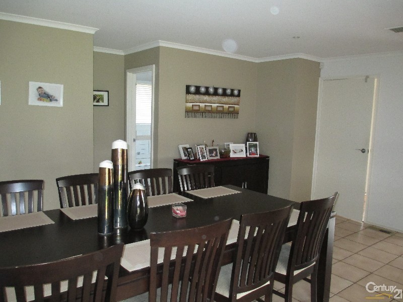 1 Nettle Drive, Hallam VIC 3803