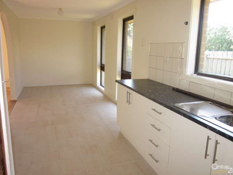 2/41 St James Avenue, Springvale VIC 3171