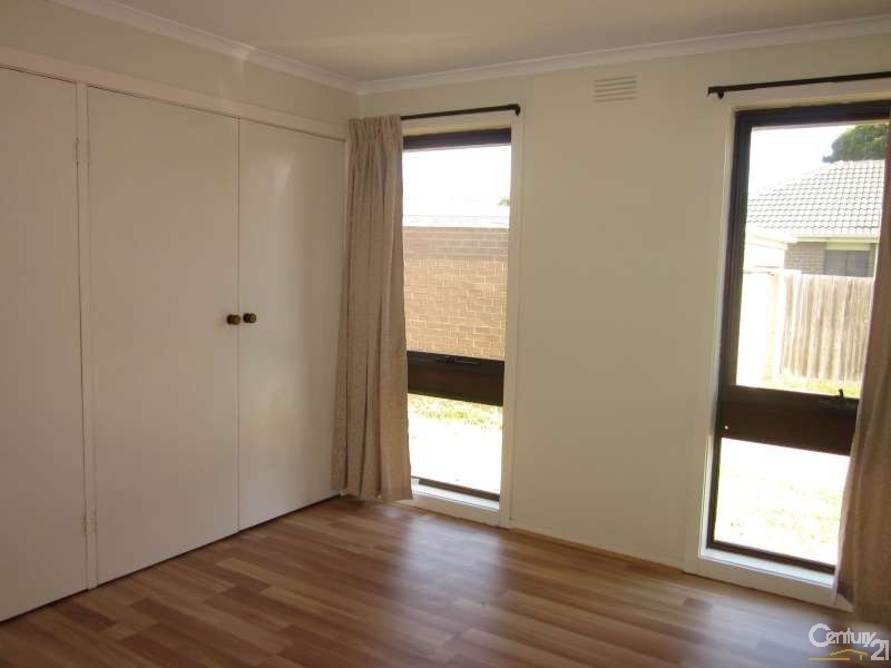 2/41 St James Avenue, Springvale VIC 3171