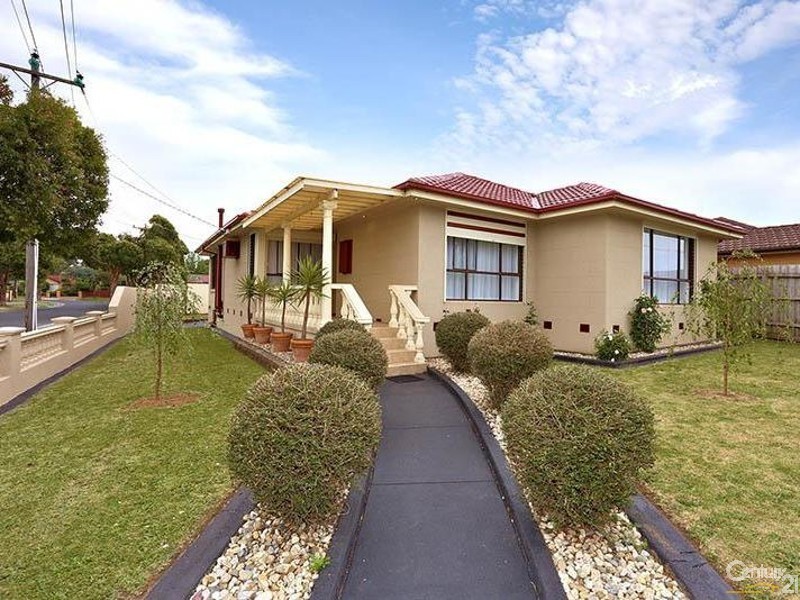8 Blaxland Drive, Dandenong North VIC 3175