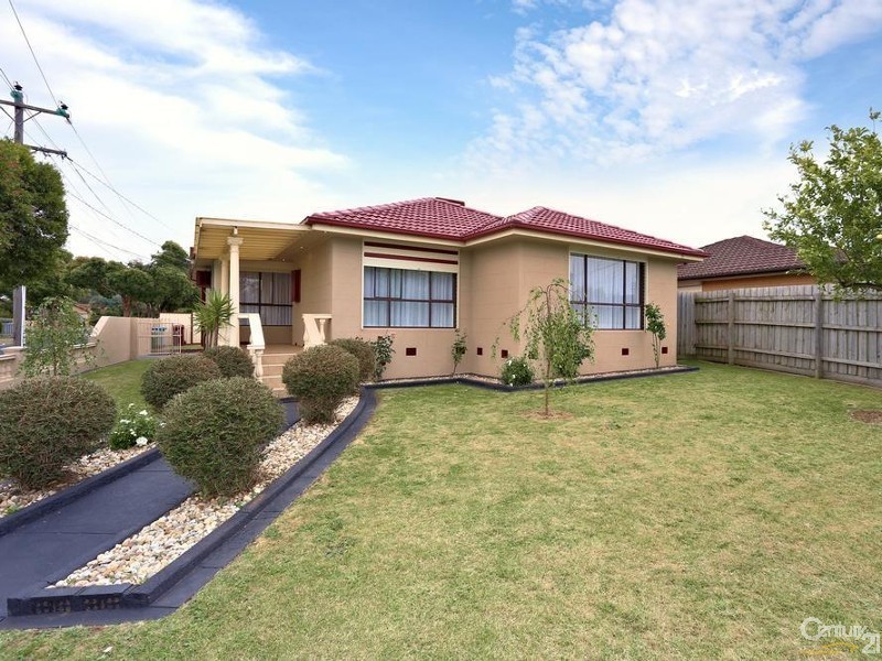 8 Blaxland Drive, Dandenong North VIC 3175