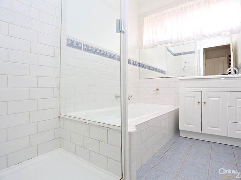 8 Blaxland Drive, Dandenong North VIC 3175