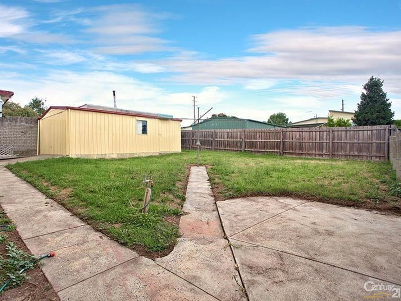 11 Nigra Court, Doveton VIC 3177