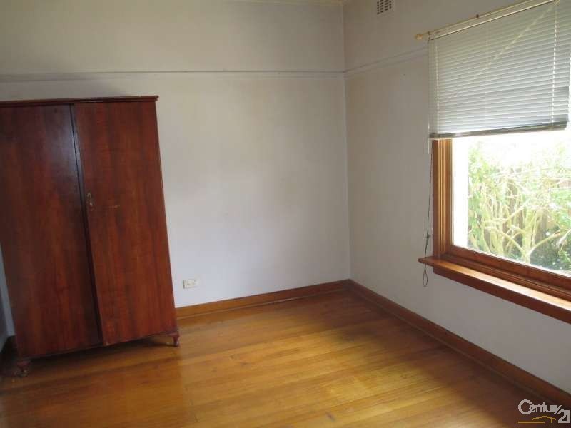 2 Avondale Street, Springvale VIC 3171