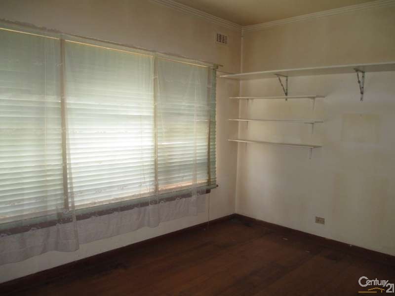 2 Avondale Street, Springvale VIC 3171