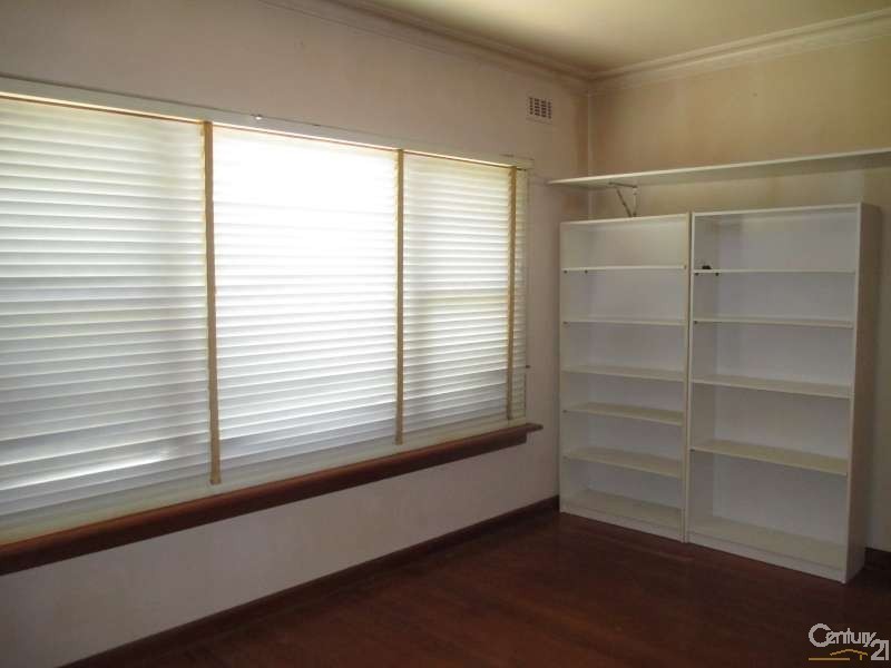 2 Avondale Street, Springvale VIC 3171