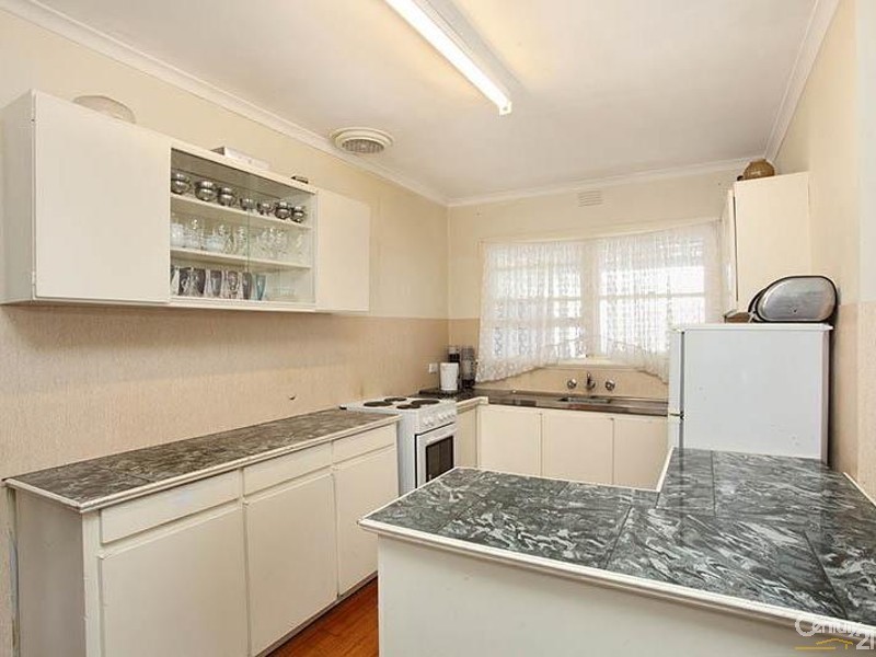 6 Belmont Ave, Dandenong North VIC 3175