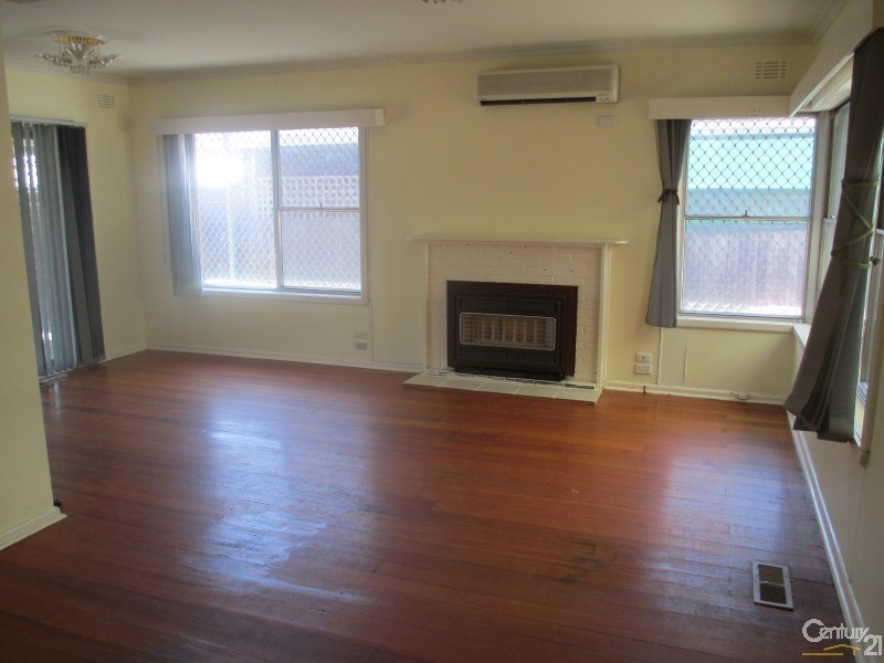 17 Young Street, Springvale VIC 3171