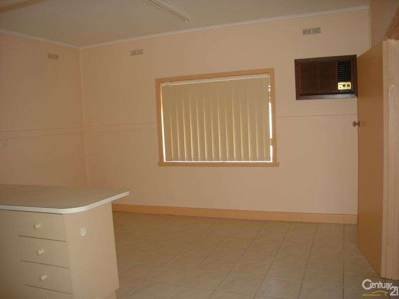 5 Royal Avenue, Springvale VIC 3171