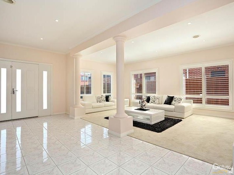 5 Wattlebird Court, Dingley Village VIC 3172