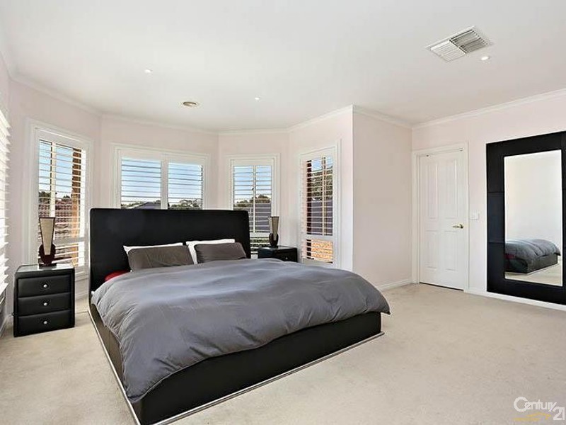 5 Wattlebird Court, Dingley Village VIC 3172