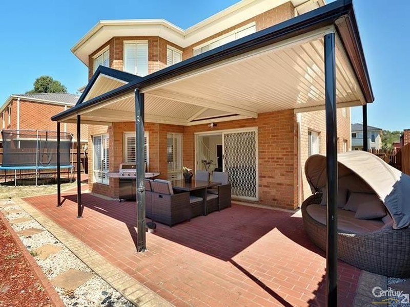 5 Wattlebird Court, Dingley Village VIC 3172