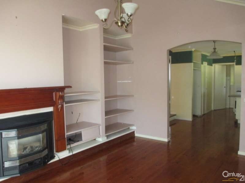 18 Dunbar Avenue, Cranbourne VIC 3977