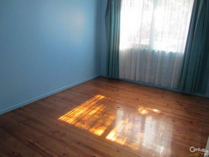 18 Dunbar Avenue, Cranbourne VIC 3977