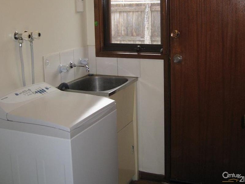 3/10 Fairbank Road, Clayton South VIC 3169