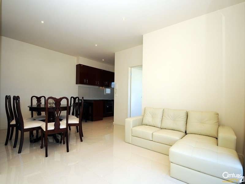 28/2-4 Hutton Street, Dandenong VIC 3175