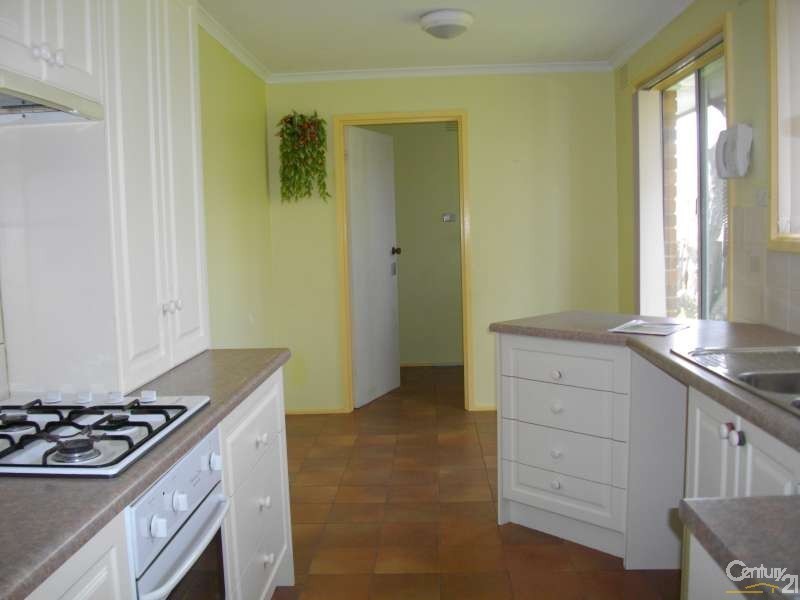 3 Dotterel Close, Doveton VIC 3177