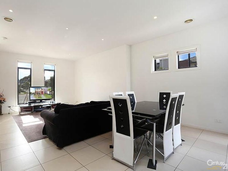 40 Evergreen Blvd, Clayton South VIC 3169