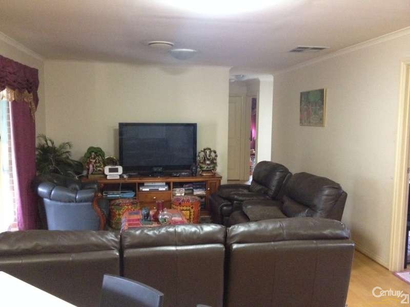 9 Caron Close, Hallam VIC 3803