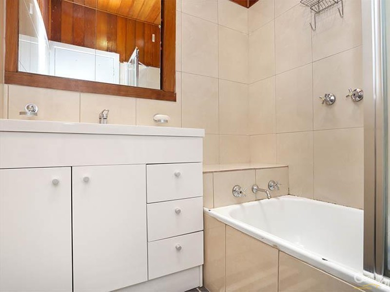 1/82 Paperbark Street, Doveton VIC 3177