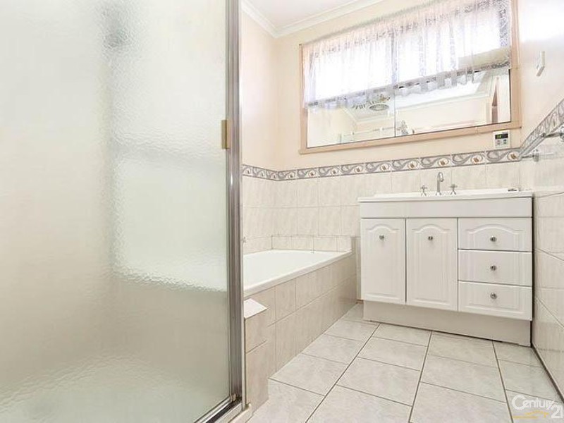 4 Rickson Court, Springvale South VIC 3172