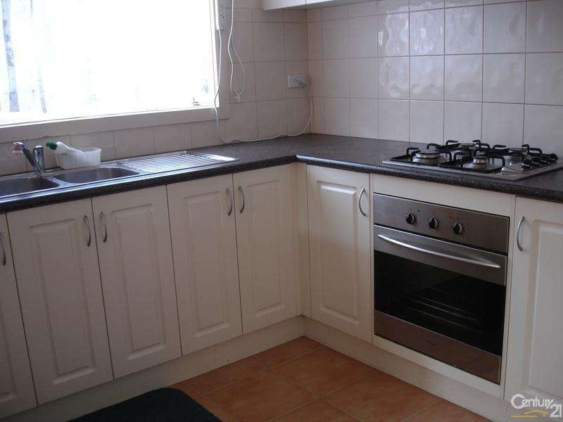 2/5  Through Road, Noble Park North VIC 3174