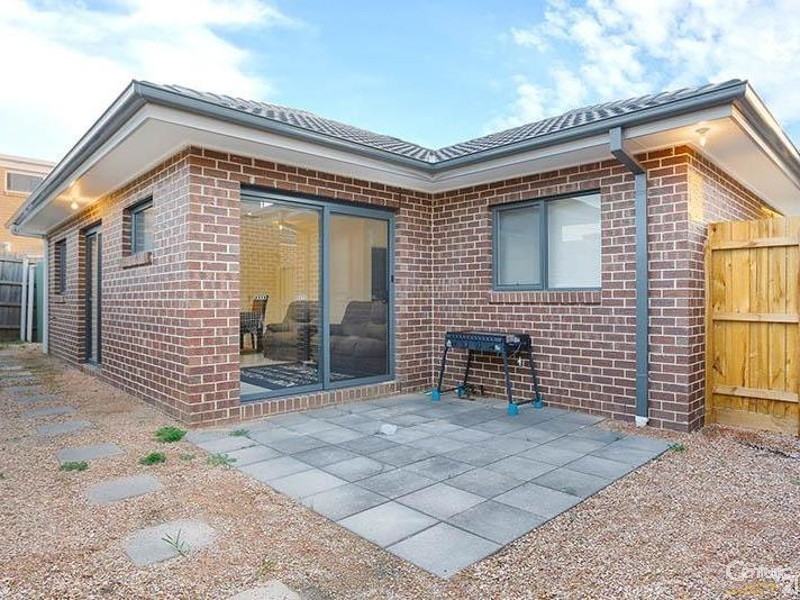 1 and 3/1 Blossom Drive, Doveton VIC 3177