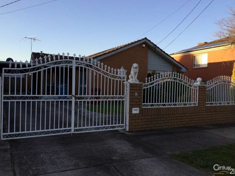 5 Coniston Court, Springvale South VIC 3172