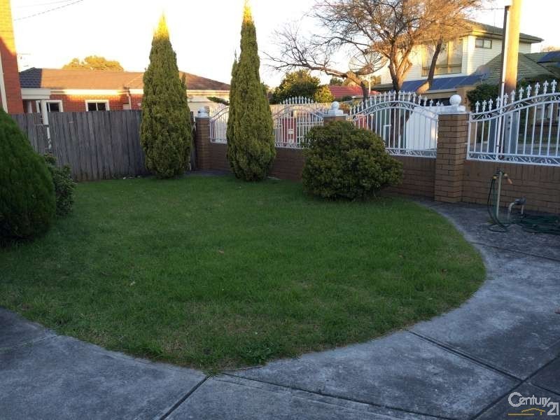 5 Coniston Court, Springvale South VIC 3172