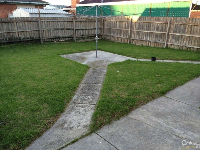 5 Coniston Court, Springvale South VIC 3172