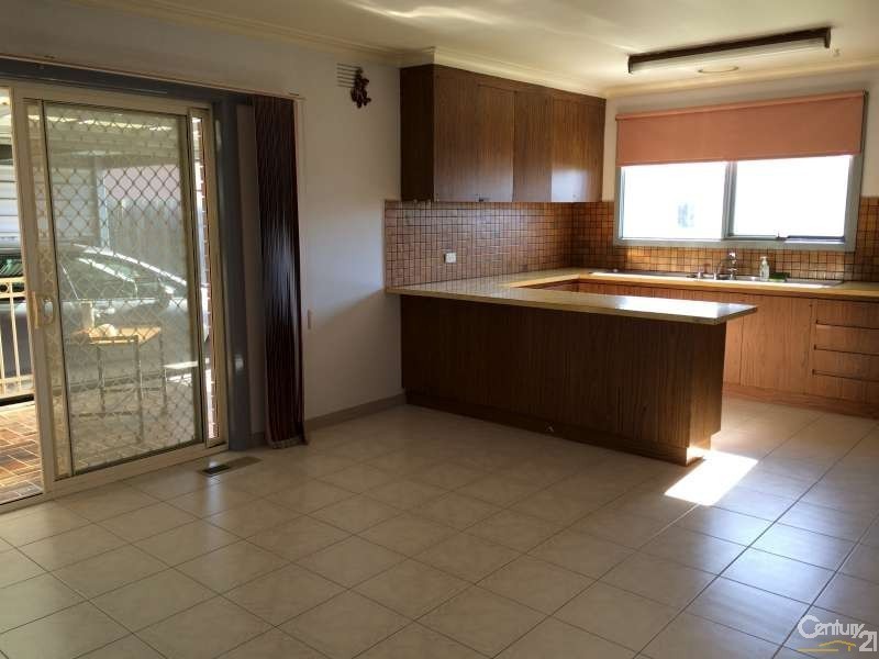 5 Coniston Court, Springvale South VIC 3172