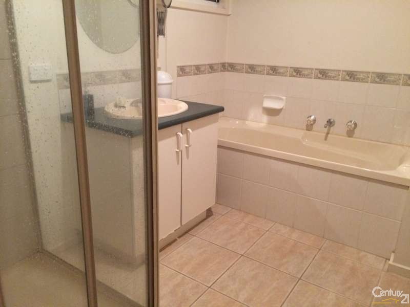 8 Verdant Drive, Keysborough VIC 3173