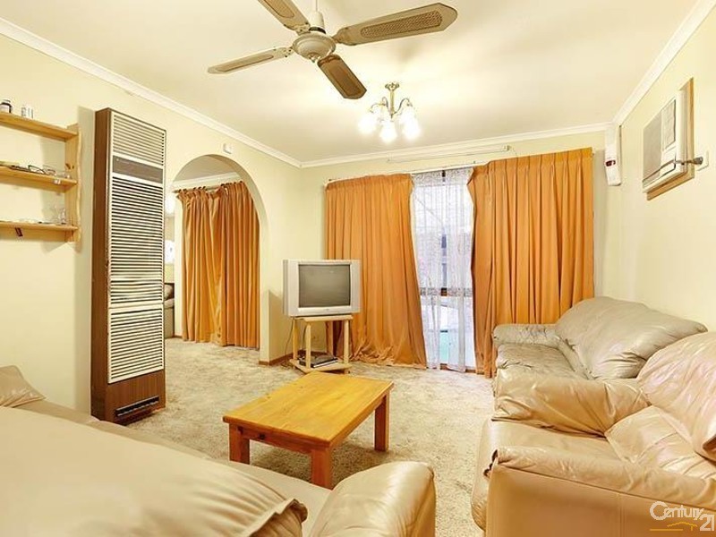 16 Greenwood Drive, Carrum Downs VIC 3201