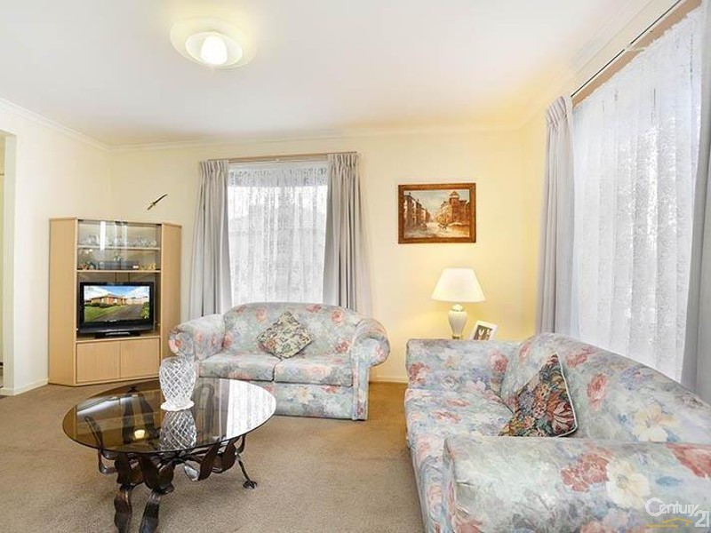 33 Glencairn Ave, Hallam VIC 3803