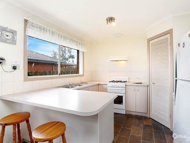 33 Glencairn Ave, Hallam VIC 3803