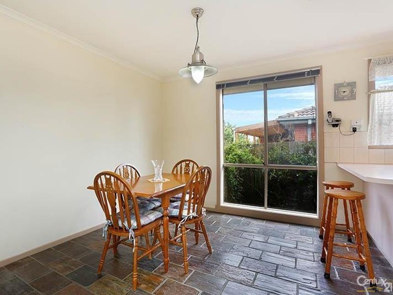 33 Glencairn Ave, Hallam VIC 3803