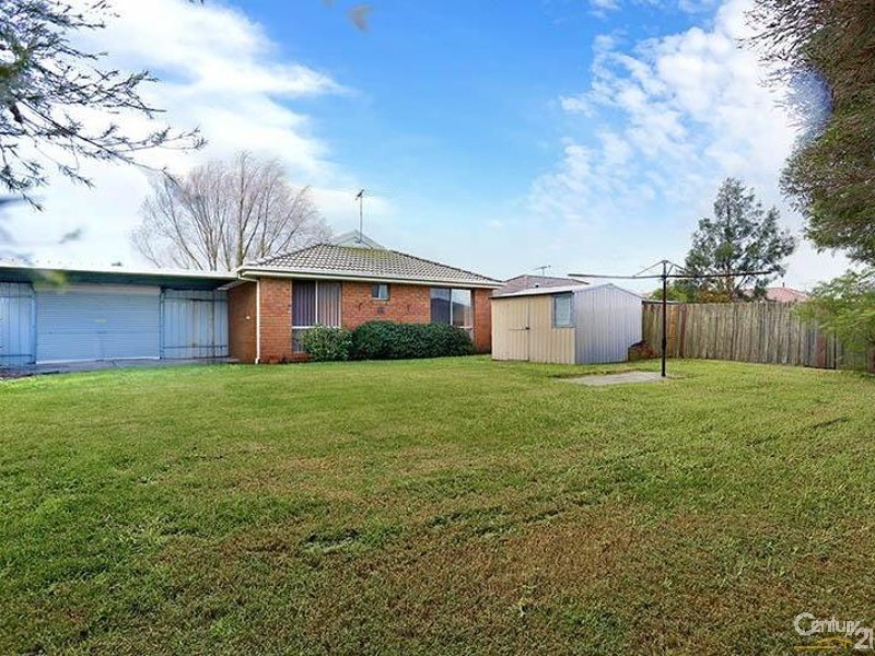 33 Glencairn Ave, Hallam VIC 3803