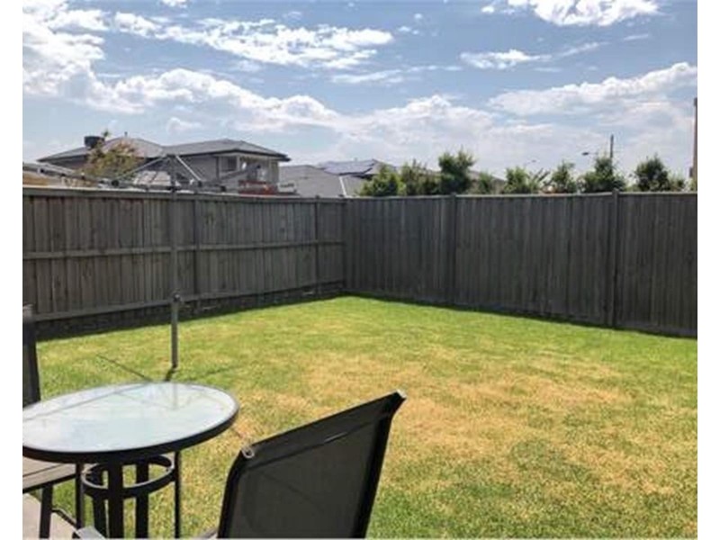 10 Howland Place, Keysborough VIC 3173