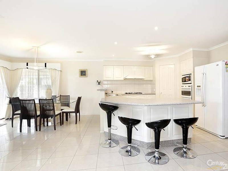 32 Durack Ave, Lynbrook VIC 3975